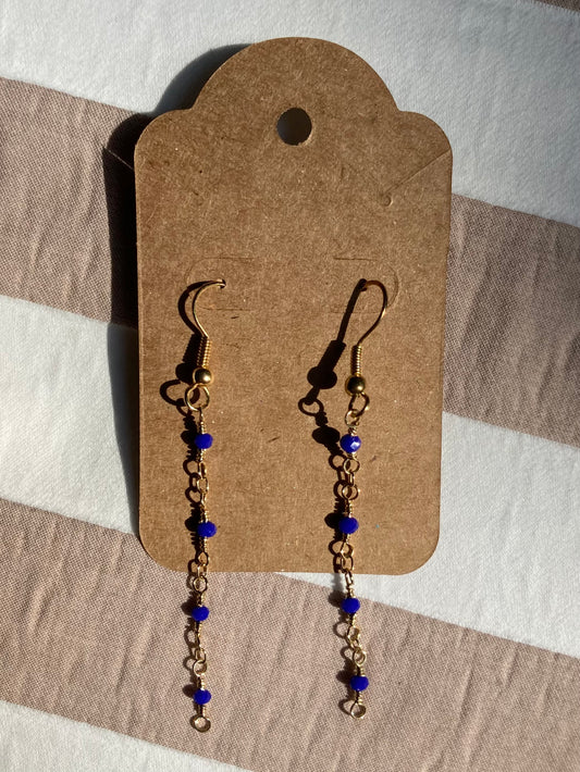 Paire de boucles d'oreilles chaines et billes bleues